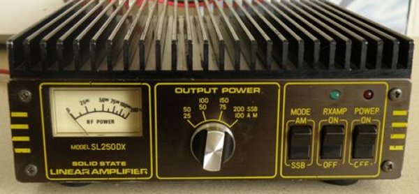 Solid state hf linear amplifier